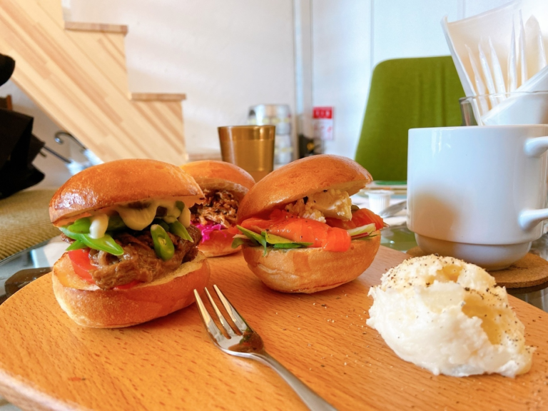 【目黒】Go Bring Slider SANDWICH HOUSE（ゴーブリングスライダー）｜小さなバーガーを選んで楽しむ、東京では珍しいスライダー専門店