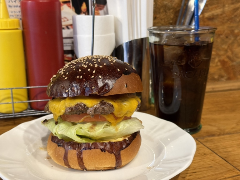 【半蔵門】Hungry Heaven（ハングリーヘブン）麹町｜半蔵門で“焼肉屋発”の肉感を噛む、手作りパティのグルメバーガー