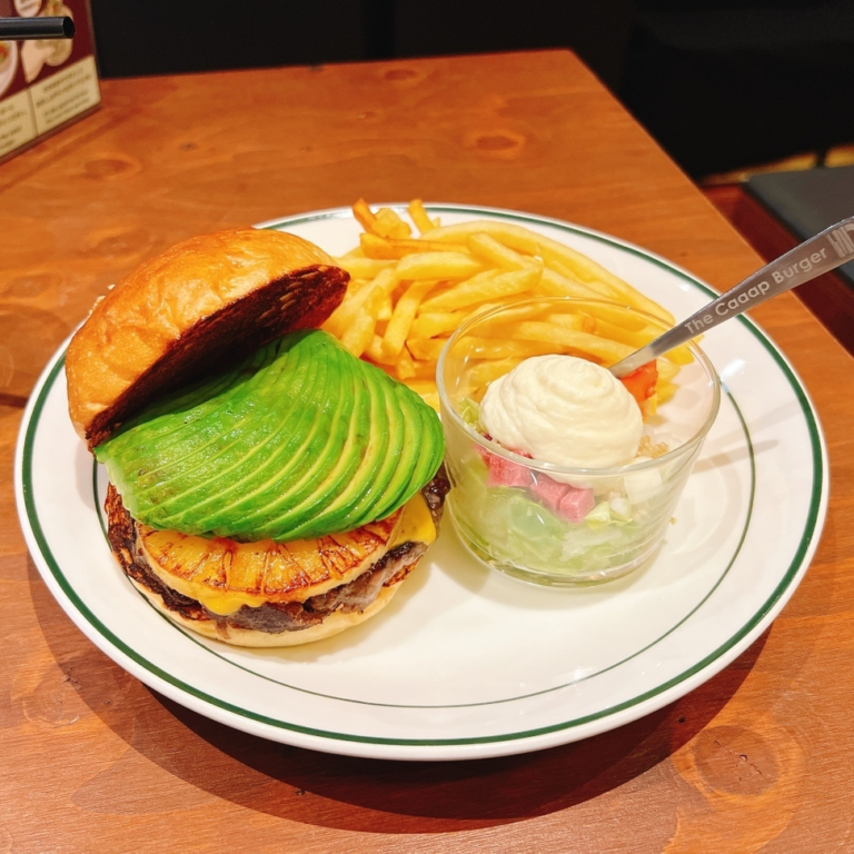 【永田町／麹町】The Caaap Burger（ザ・キャップバーガー）｜紀尾井町で噛む、酒粕バンズとステーキ感パティの“CAP”バーガー