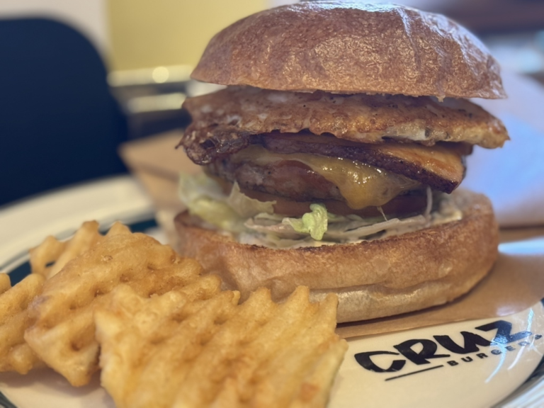 【四谷】CRUZ BURGERS & CRAFT BEERS（クルーズバーガー）｜四谷で噛む、溶岩石グリルの“Tokyo Style Burger”
