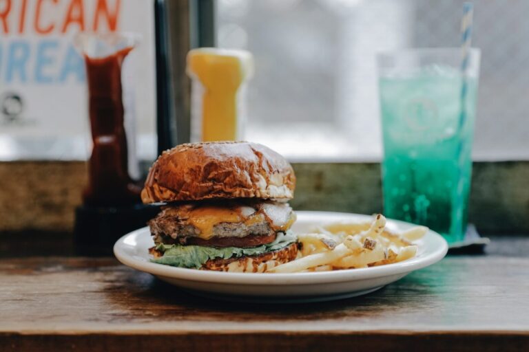 【原宿】THE GREAT BURGER(ザ・グレートバーガー)|原宿の路地裏で続く、“アメリカンカフェバーガー”を定着させた老舗