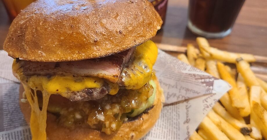 【小伝馬町】Jack37Burger｜ステーキ肉感にサンバルが刺さる、旨辛バリネス
