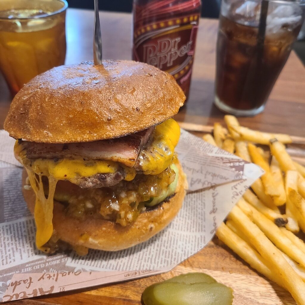 【小伝馬町】Jack37Burger｜ステーキ肉感にサンバルが刺さる、旨辛バリネス
