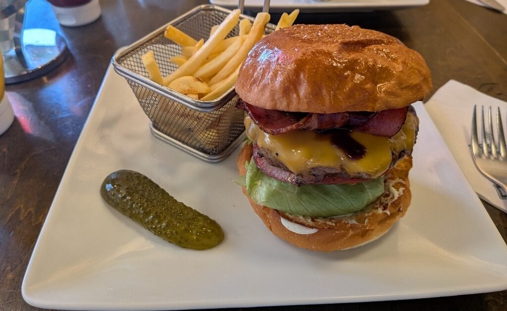 Shake Tree Burger & Bar(シェイクツリー バーガー&バー)