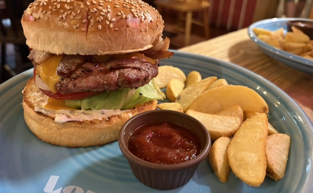 Louis Hamburger Restaurant(ルイス ハンバーガー レストラン)
